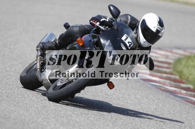 /Archiv-2025/09 22.04.2025 Cornu Master School ADR/gruen-vert/14